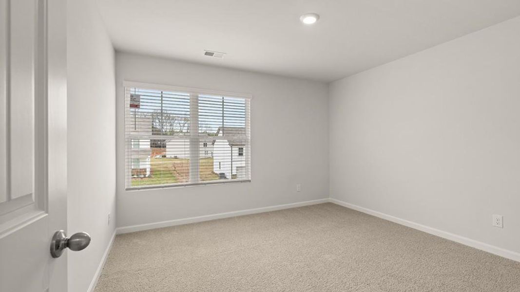 Spacious, unfurnished interior of a new home in Thompson Ridge, Dallas (Image 17). Spacious, unfurnished interior of a new home in Thompson Ridge, Dallas (Image 17).