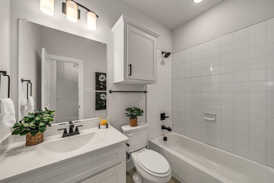 Furnished interior view inside a new home in Edgewood Creek, Celina (Image 15).