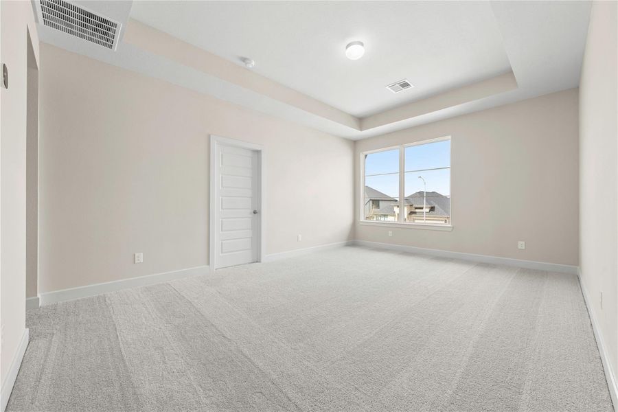 Spacious, unfurnished interior of a new home in Cross Creek West, Fulshear (Image 18).