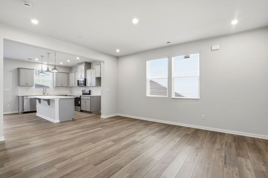 Spacious, unfurnished interior of a new home in Hedgecliff Townes, Kannapolis (Image 13).