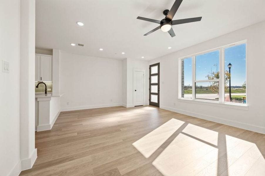 Spacious, unfurnished interior of a new home in Solterra Texas, Mesquite (Image 21).