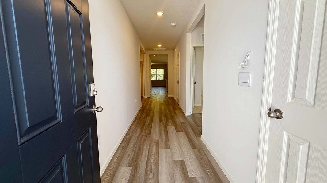 Spacious, unfurnished interior of a new home in Palm Bay, Palm Bay (Image 7).