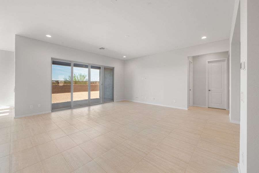 Spacious, unfurnished interior of a new home in Legado West, Queen Creek (Image 23).