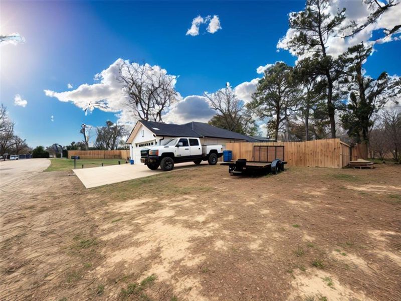 Exterior details and patio area of a home in , Poynor (Image 24).