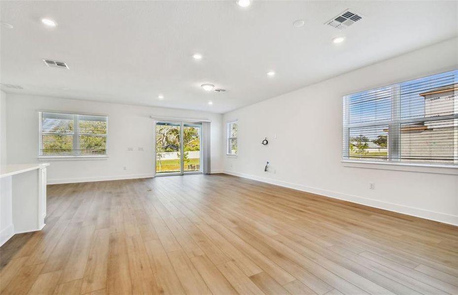 Spacious, unfurnished interior of a new home in Spencer Glen, Riverview (Image 13). Spacious, unfurnished interior of a new home in Spencer Glen, Riverview (Image 13).