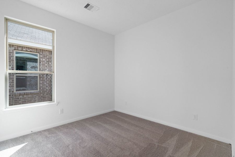 Spacious, unfurnished interior of a new home in Davina, Rosenberg (Image 20).