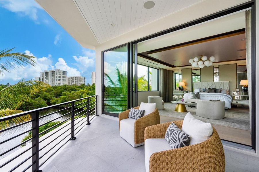 mls_BALCONY_1_TO_BEDROOM mls_BALCONY_1_TO_BEDROOM