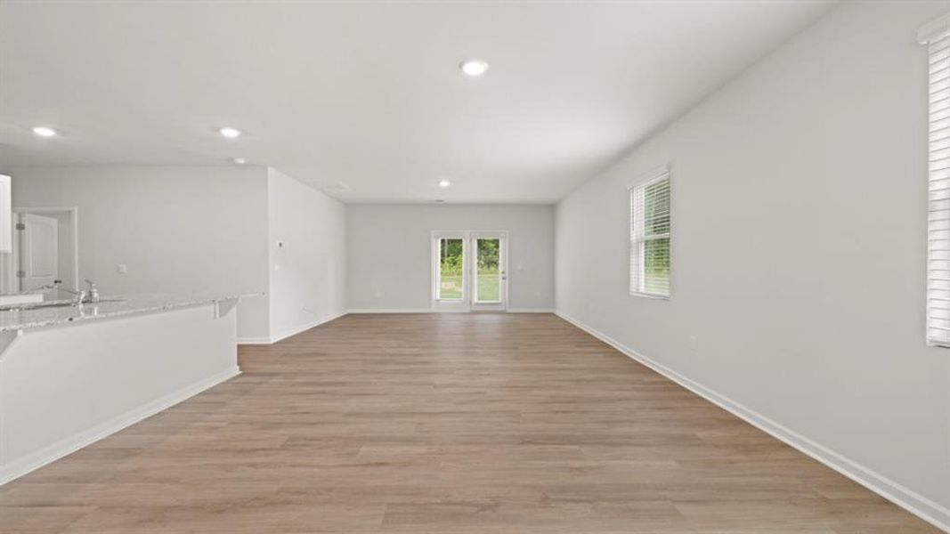 Spacious, unfurnished interior of a new home in Oakleigh Glen, Dallas (Image 31).