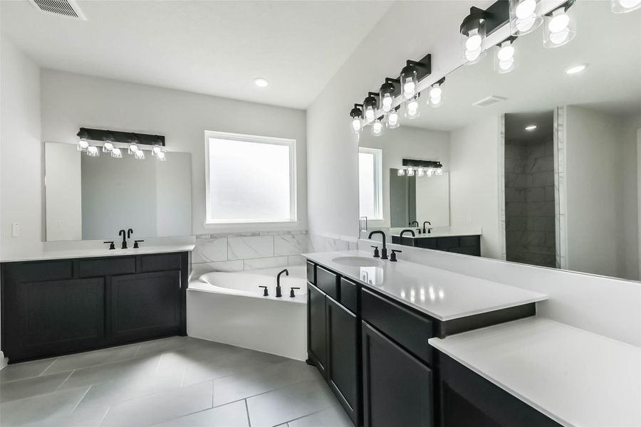 Furnished interior view inside a new home in , Baytown (Image 12).