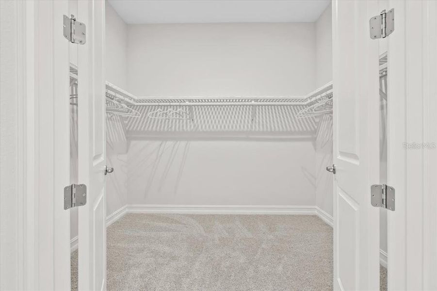 Spacious, unfurnished interior of a new home in Southern Hills Plantation, Brooksville (Image 18).