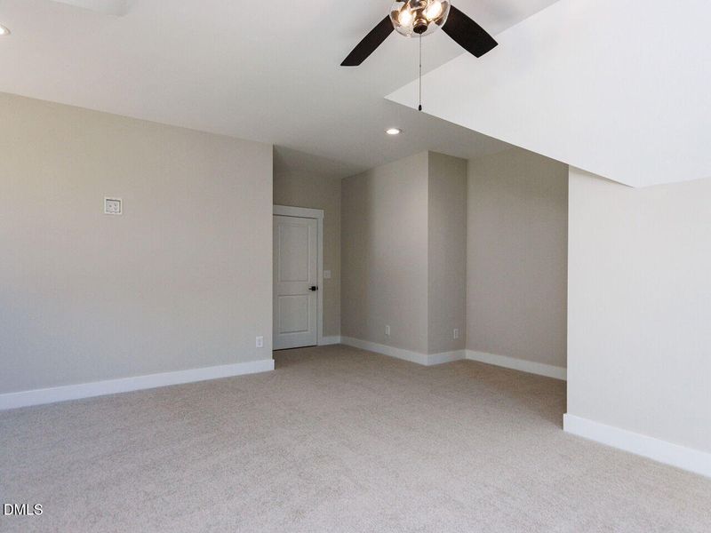 034-1280x960-bonus-room