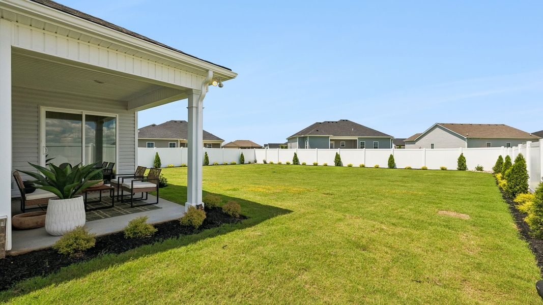 Representative exterior details of a home built from the Aria by D.R. Horton in CDJ Farms, Portland (Image 26).
