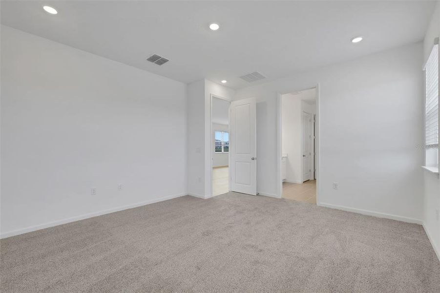 Spacious, unfurnished interior of a new home in Crossroads at Kelly Park, Apopka (Image 14).