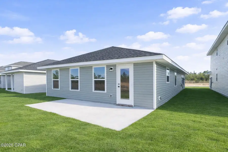 Exterior details and patio area of a home in Fox Glenn, Panama City (Image 4).