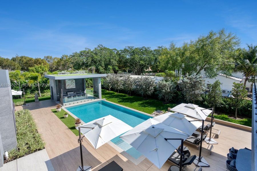 Community amenities in , Pinecrest (Image 59).