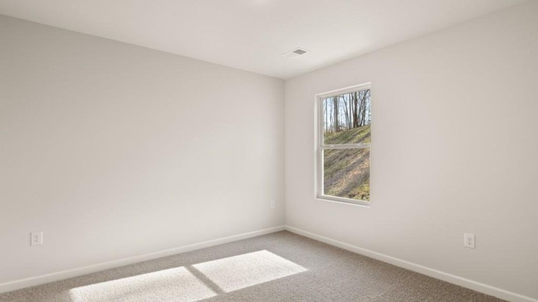 Spacious, unfurnished interior of a new home in Oconee Overlook, Gainesville (Image 16).