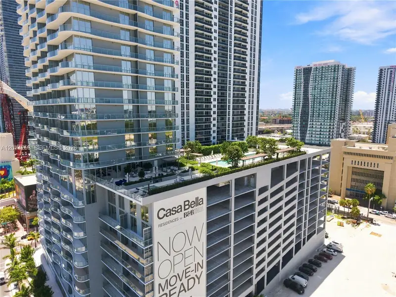 Condo located in Miami, FL showcasing its design and architecture (Image 31).