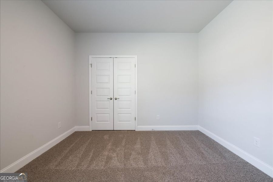Spacious, unfurnished interior of a new home in Oakview Estates, Macon (Image 37).