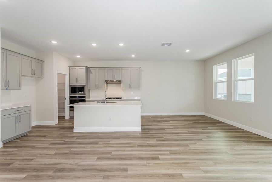 Spacious, unfurnished interior of a new home in Pasadena Woods, Wesley Chapel (Image 13). Spacious, unfurnished interior of a new home in Pasadena Woods, Wesley Chapel (Image 13).
