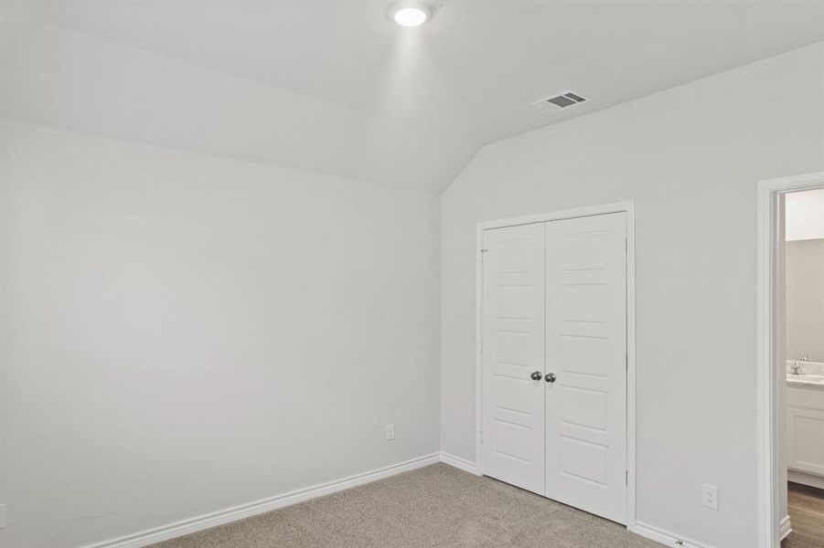 Spacious, unfurnished interior of a new home in Rocky Creek Crossing, Fort Worth (Image 7). Spacious, unfurnished interior of a new home in Rocky Creek Crossing, Fort Worth (Image 7).