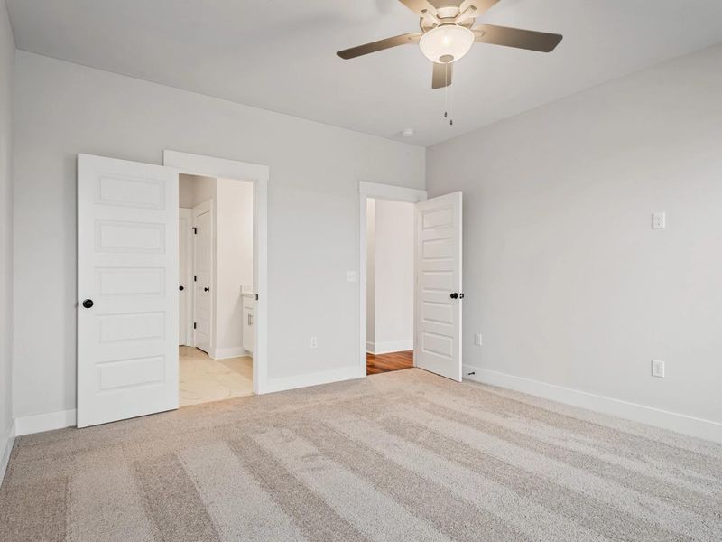 Spacious, unfurnished interior of a new home in Calista Farms, White House (Image 24).