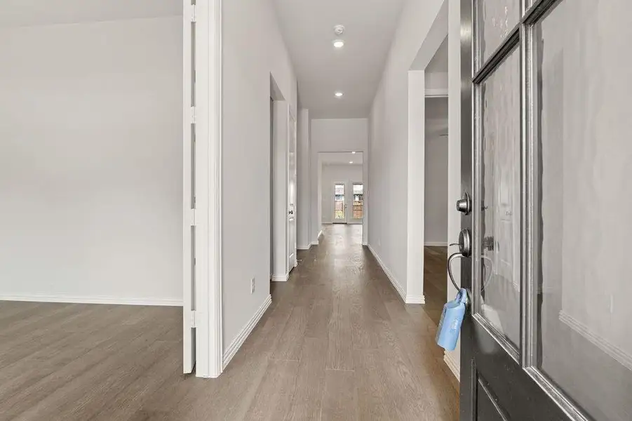 Spacious, unfurnished interior of a new home in , Prosper (Image 10).