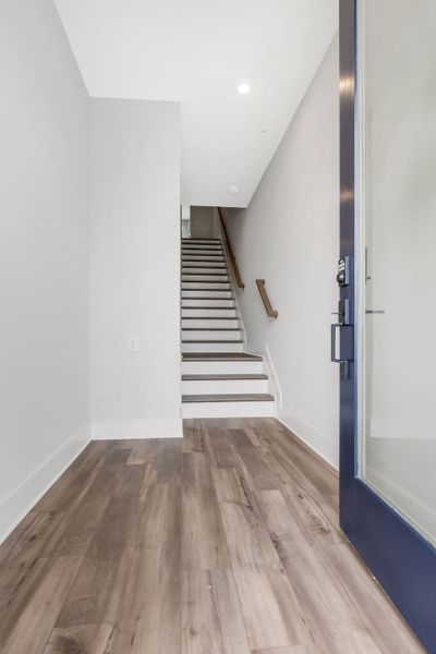 Spacious, unfurnished interior of a new home in Echo Park, Suwanee (Image 20).