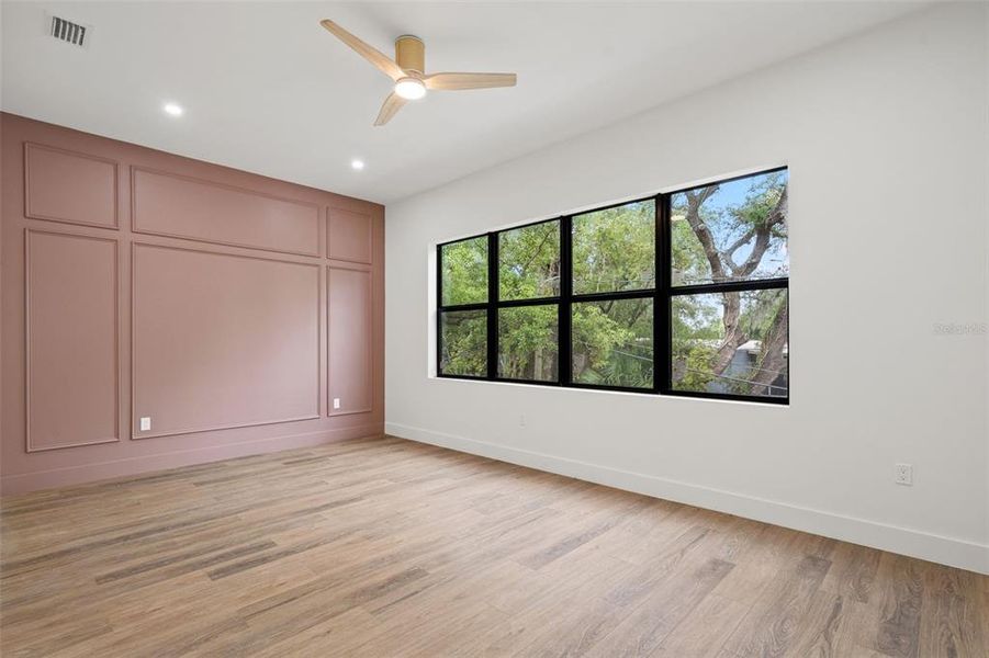 Spacious, unfurnished interior of a new home in , Tampa (Image 22).