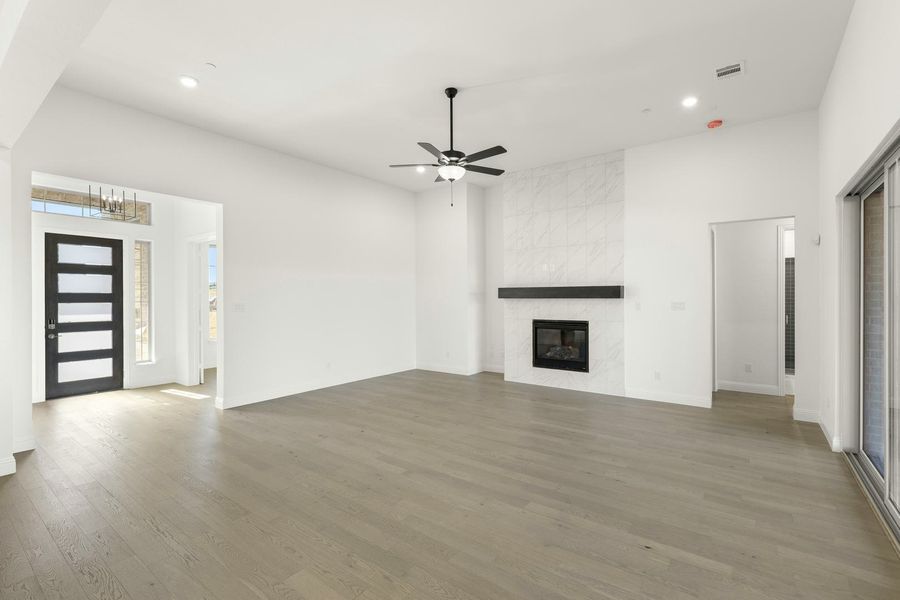 Spacious, unfurnished interior of a new home in Las Brisas at Stoney Creek, Sunnyvale (Image 25). Spacious, unfurnished interior of a new home in Las Brisas at Stoney Creek, Sunnyvale (Image 25).