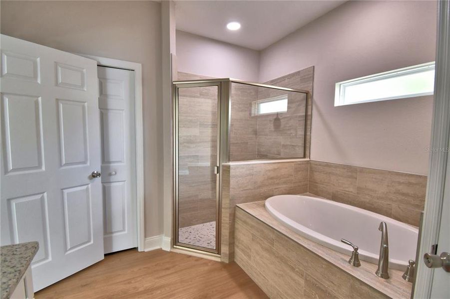 Furnished interior view inside a new home in , Winter Haven (Image 10).