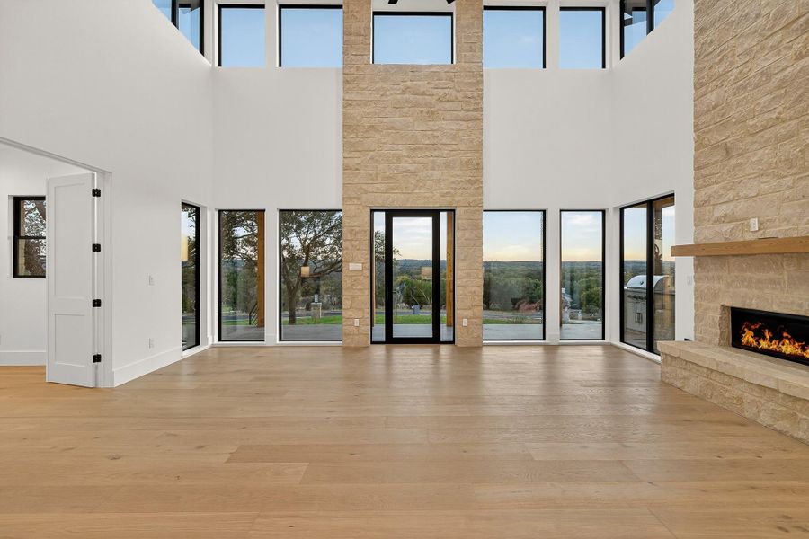 Spacious, unfurnished interior of a new home in , Horseshoe Bay (Image 21).