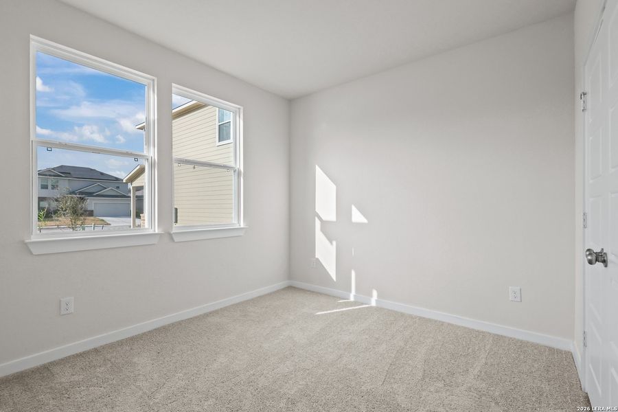 Spacious, unfurnished interior of a new home in Cinco Lakes, San Antonio (Image 24).