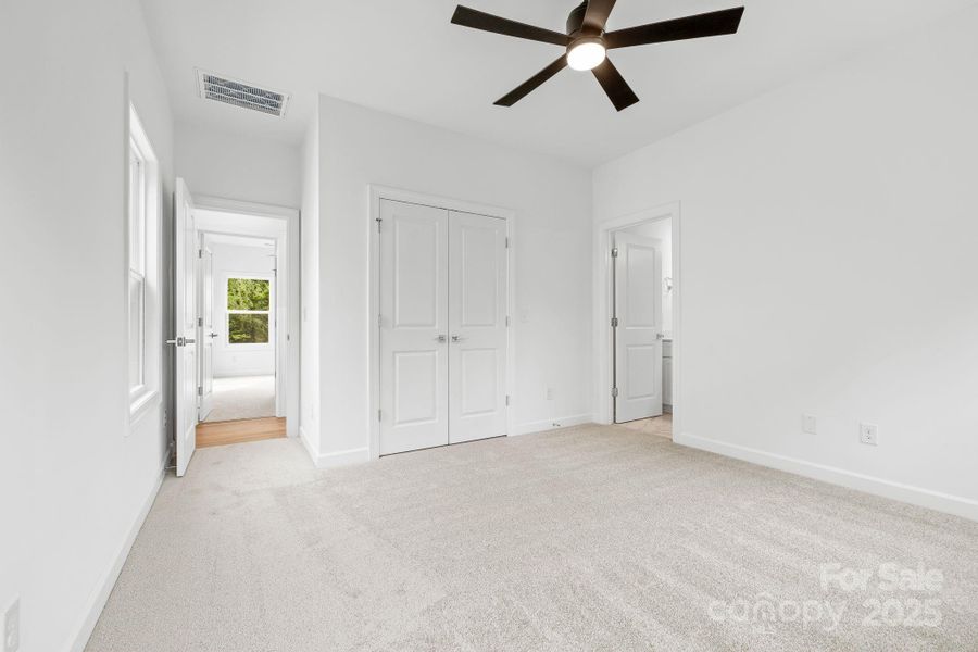 Spacious, unfurnished interior of a new home in , Charlotte (Image 18).
