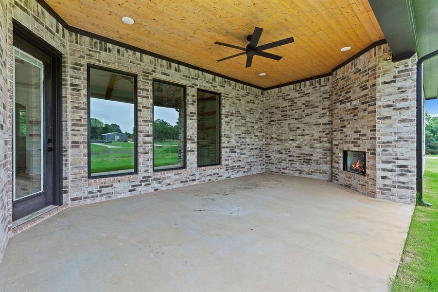 Exterior details and patio area of a home in , Tyler (Image 20).