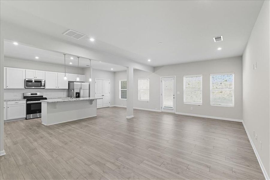 Spacious, unfurnished interior of a new home in Park Center Pointe, Mableton (Image 16).