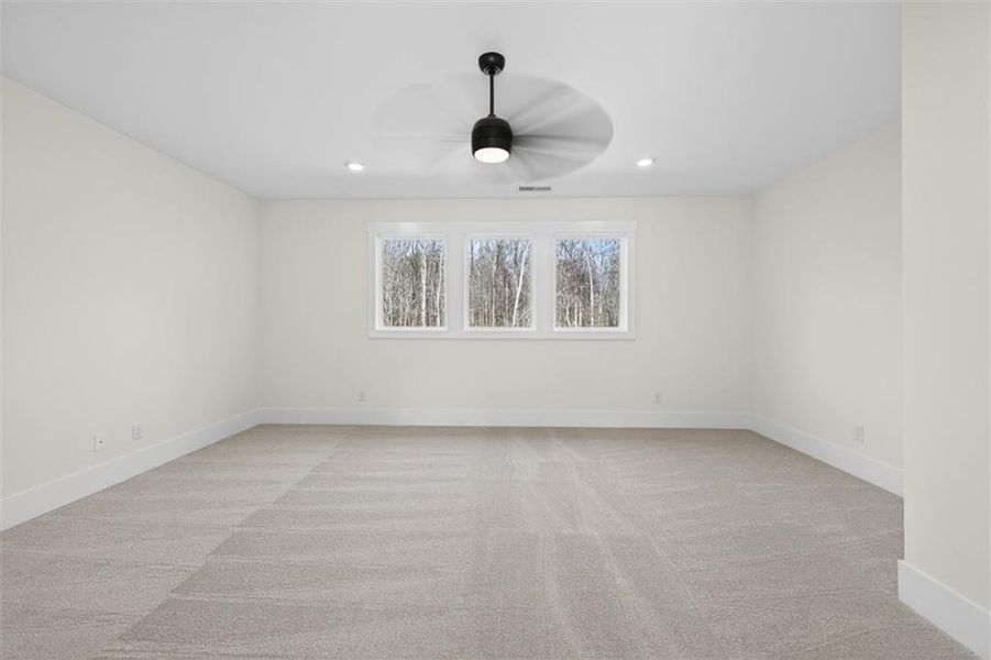 Spacious, unfurnished interior of a new home in , Jefferson (Image 33).