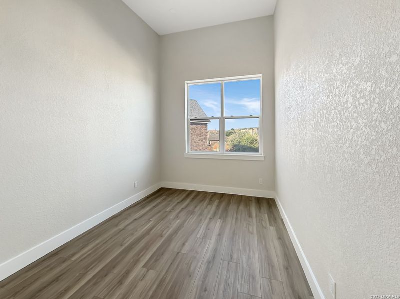 Spacious, unfurnished interior of a new home in , San Antonio (Image 15).