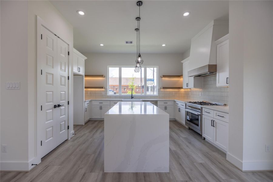 Furnished interior view inside a new home in , Houston (Image 10). Furnished interior view inside a new home in , Houston (Image 10).