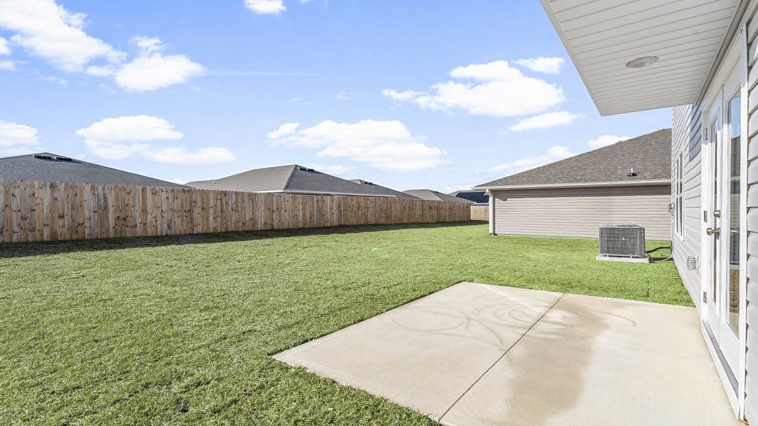 Representative exterior details of a home built from the The Aisle by D.R. Horton in Titus Park, Panama City (Image 21).