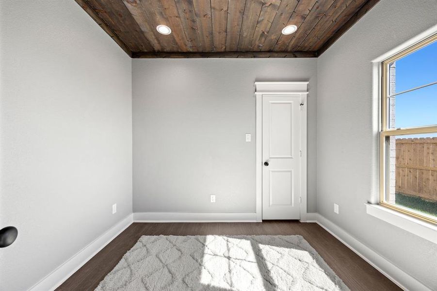 Spacious, unfurnished interior of a new home in , Cleburne (Image 18).