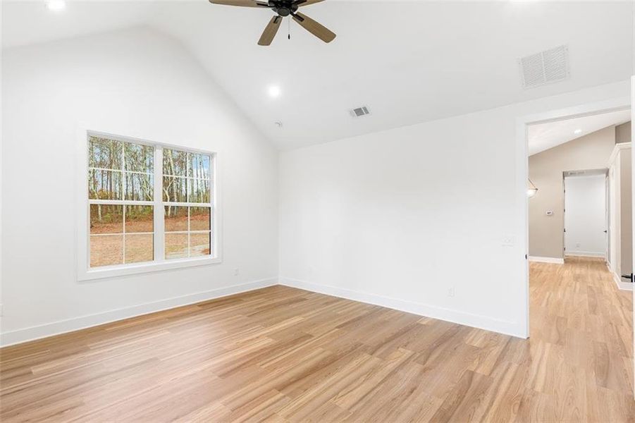 Spacious, unfurnished interior of a new home in , Bremen (Image 30). Spacious, unfurnished interior of a new home in , Bremen (Image 30).
