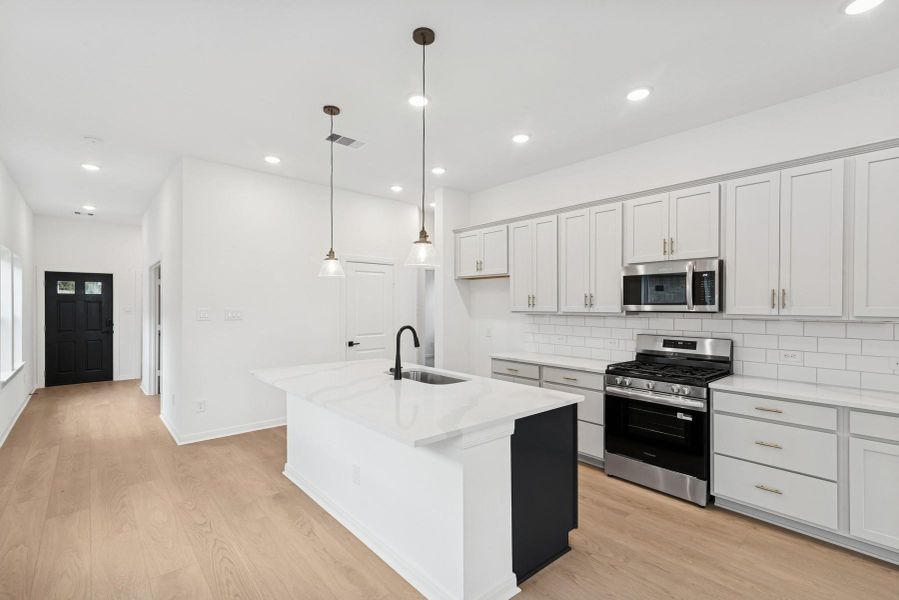 Furnished interior view inside a new home in The Grand Prairie 40’, Hockley (Image 4). Furnished interior view inside a new home in The Grand Prairie 40’, Hockley (Image 4).