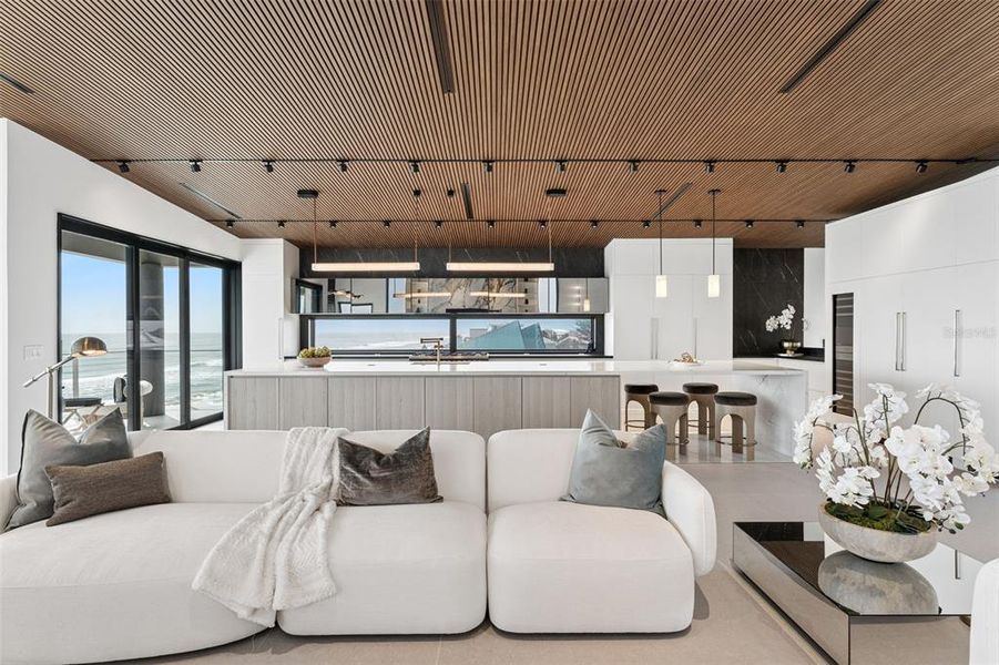 Image 83 of a home in .