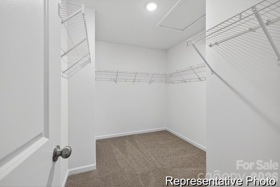 Spacious, unfurnished interior of a new home in Beaver Creek, Statesville (Image 18).
