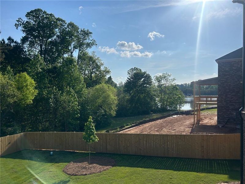 Image 29 of a home in Sierra Lake.
