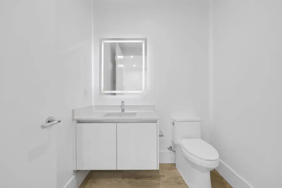 220 Lake Shore Drive - 35.jpg-FULL