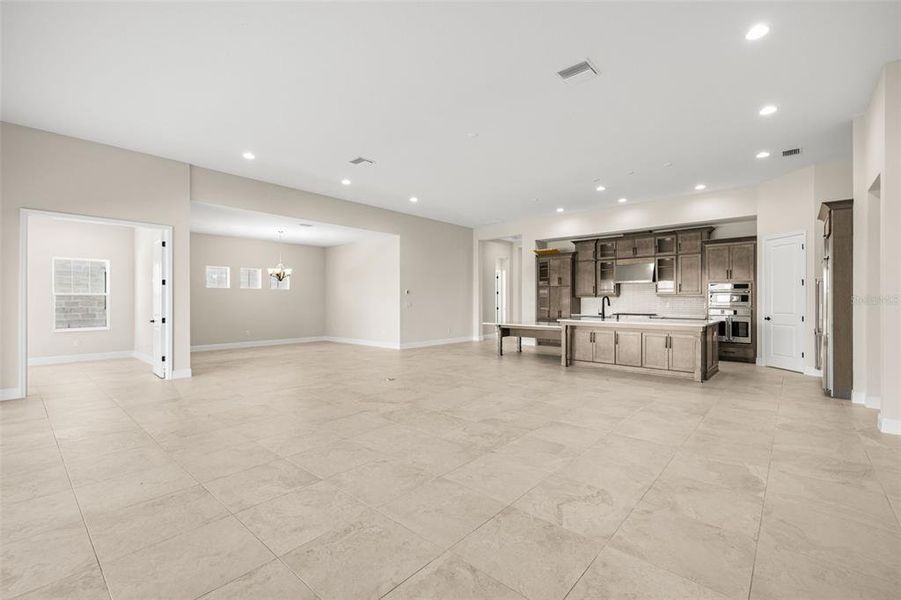 Spacious, unfurnished interior of a new home in , Zephyrhills (Image 17).