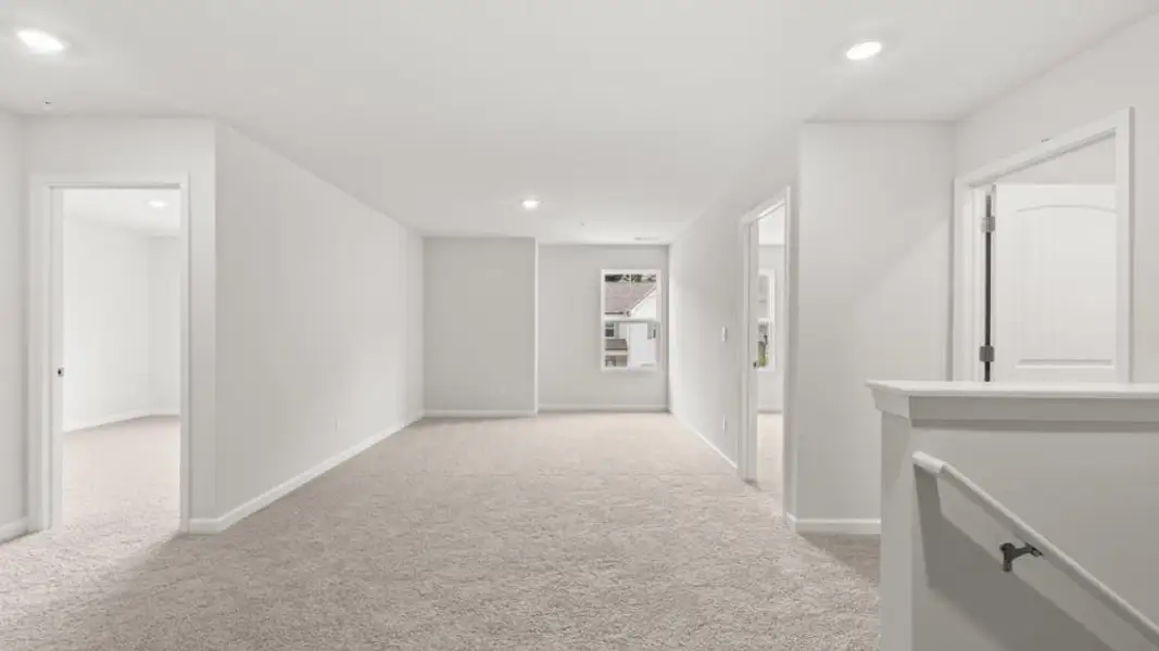 Spacious, unfurnished interior of a new home in Creekview, Atlanta (Image 18).