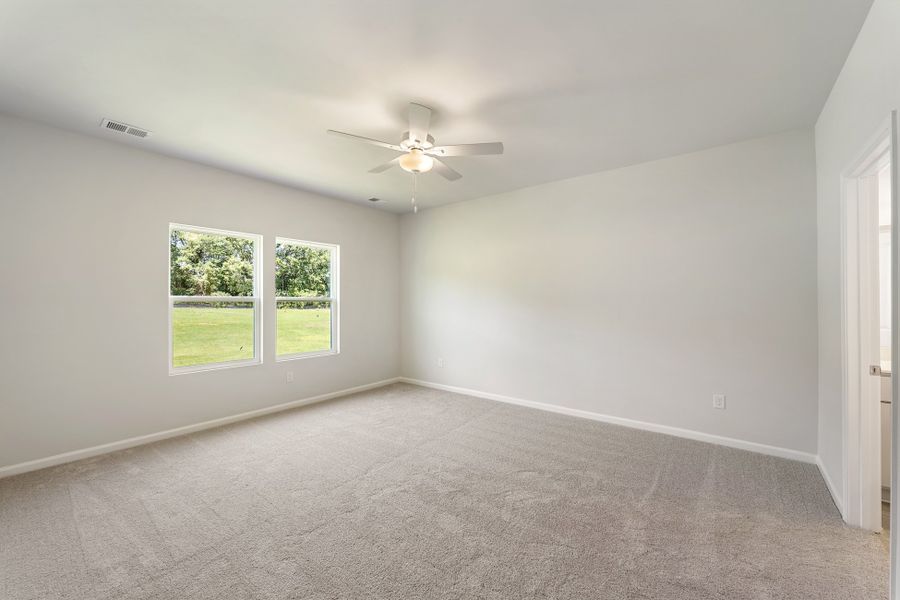 Spacious, unfurnished interior of a new home in Burke Estates, Chesnee (Image 15).