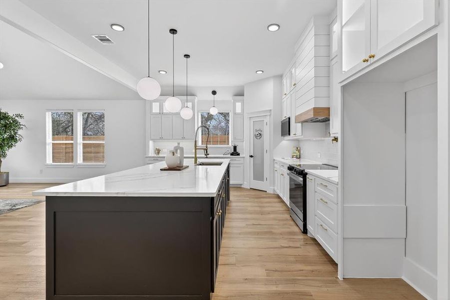 Furnished interior view inside a new home in , Haltom City (Image 10).